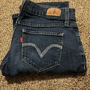 Women’s Levi’s size 3 had to put a size 4 in the box but jeans are a size 3